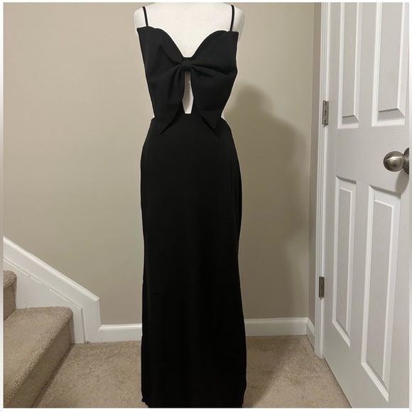 Dresses & Skirts - Elegant Black Bow Evening Dress open back details sz S New with tags!